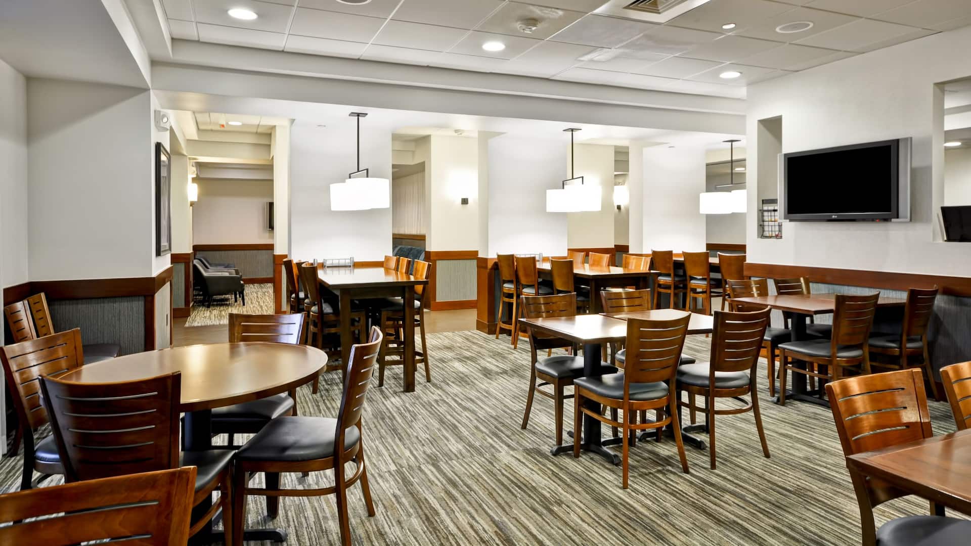 Hyatt Place Las Vegas Dining Area