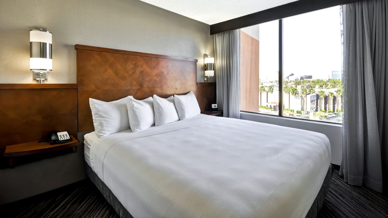 Hyatt Place Las Vegas King Bed