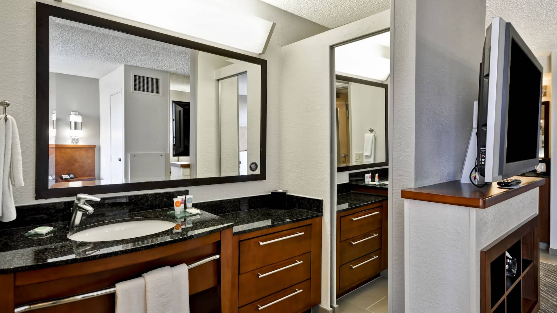 Hyatt Place Las Vegas Vanity