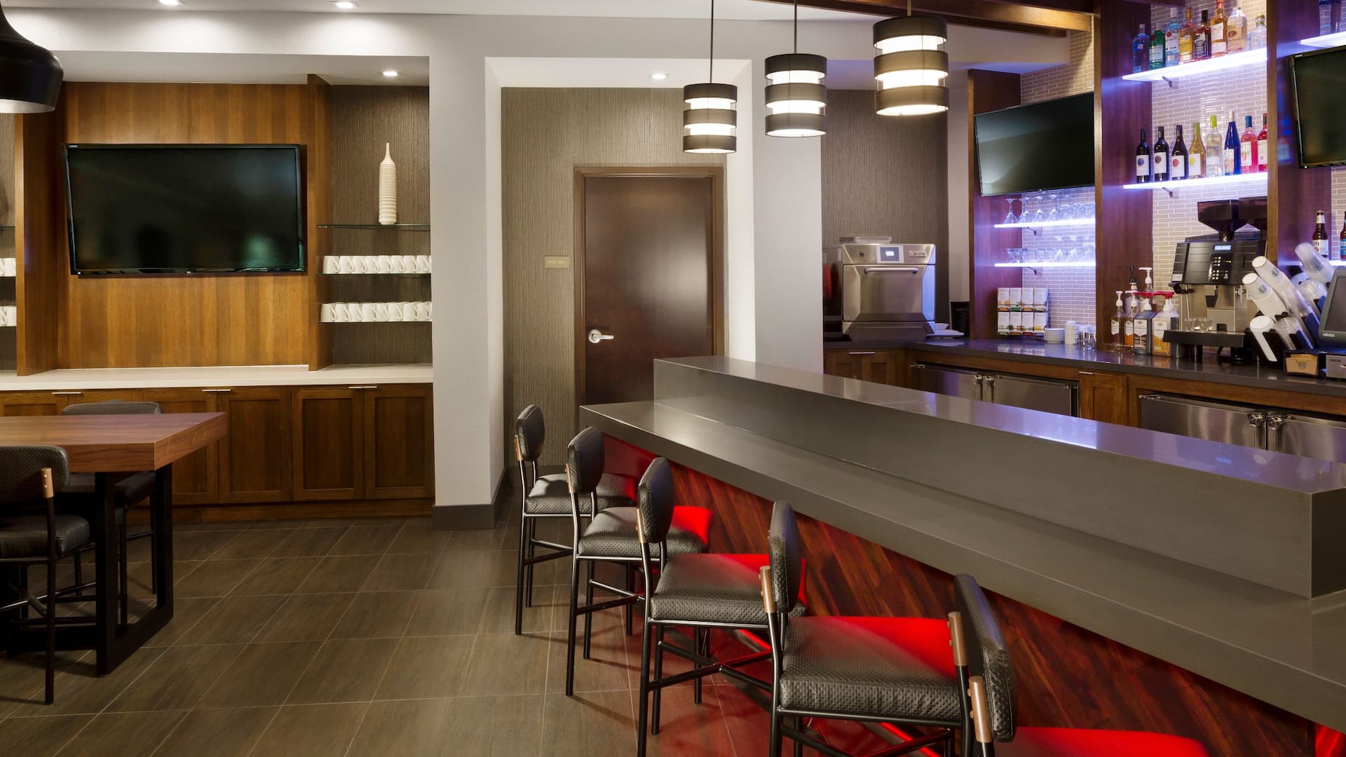 Hyatt Place Lubbock Bar