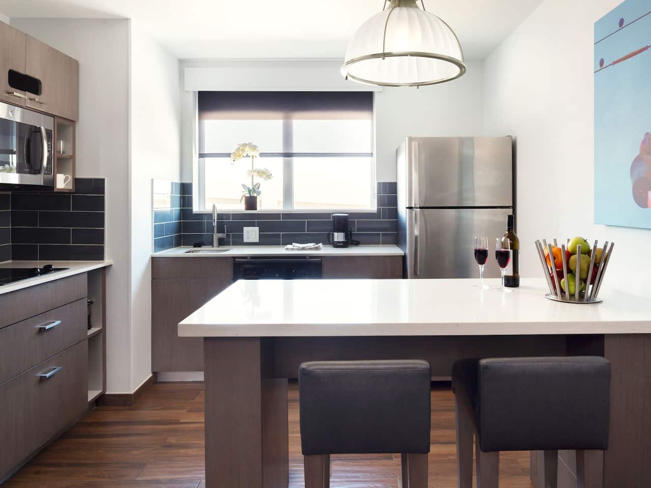 Guestroom Kitchen Dining Area