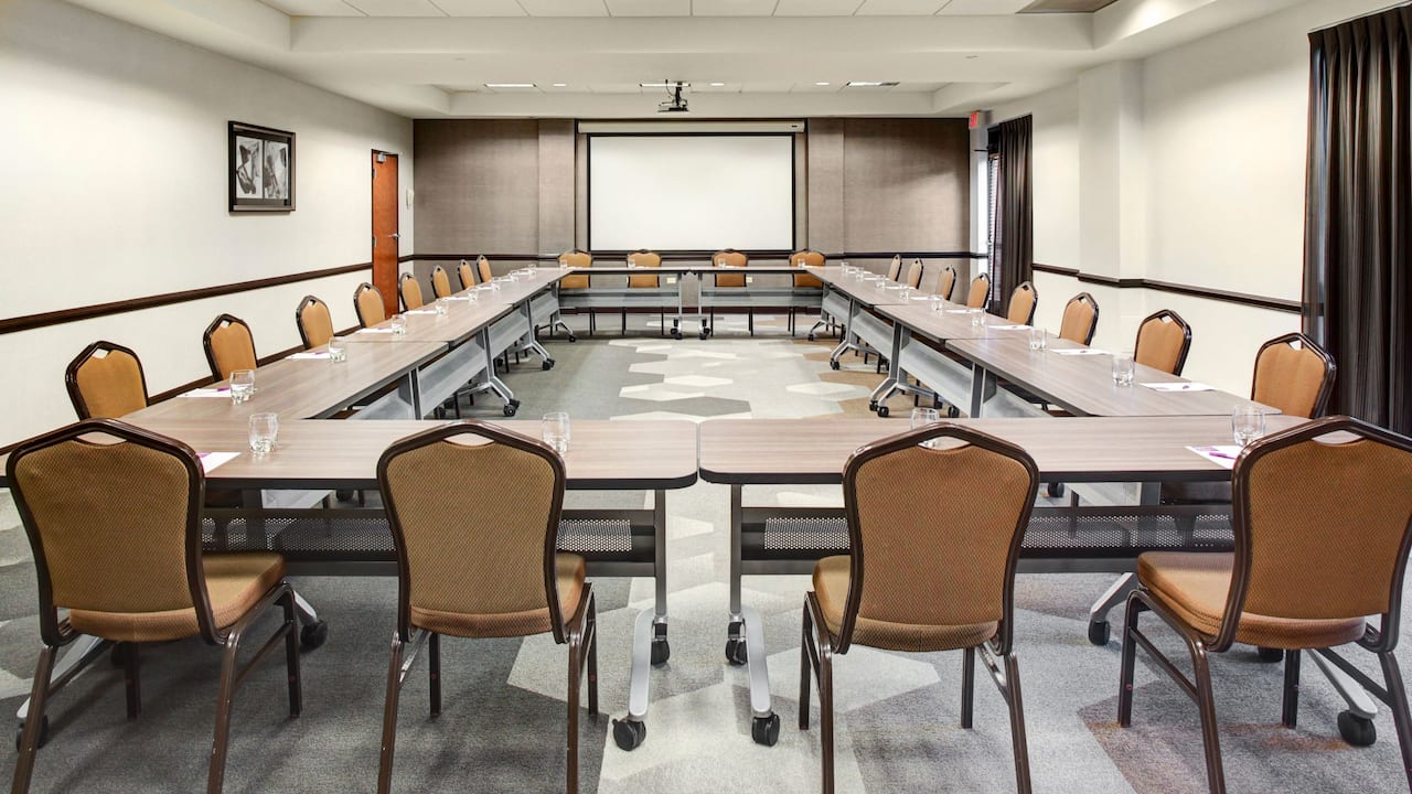 U shaped meeting room