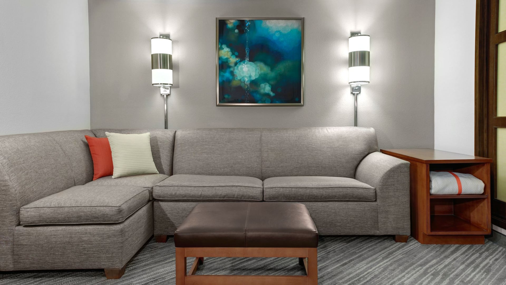 Cincinnati Airport hotel guestroom sofa in living room area at Hyatt Place Cincinnati Airport / Florence
