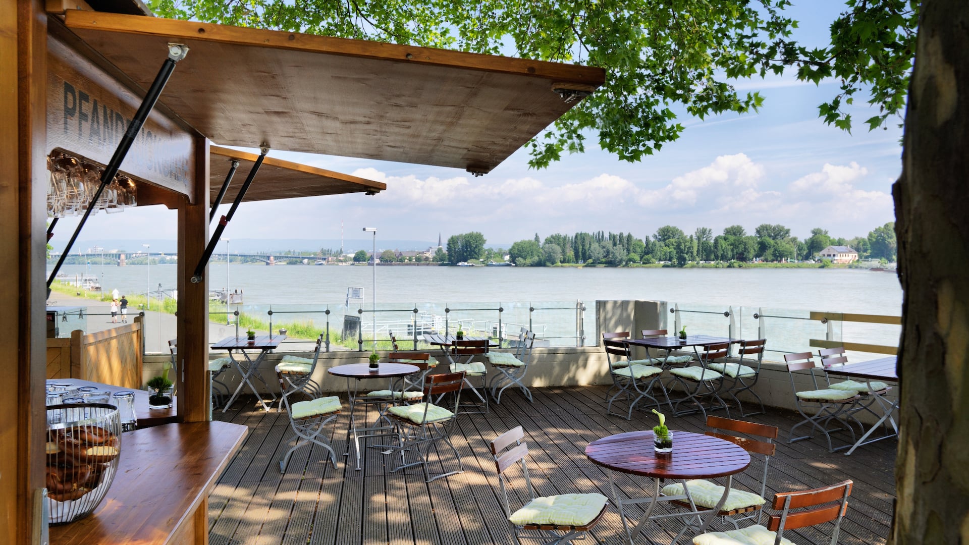 Beer garden Hafenbar with views of the Rhine river in front of Hyatt Regency Mainz