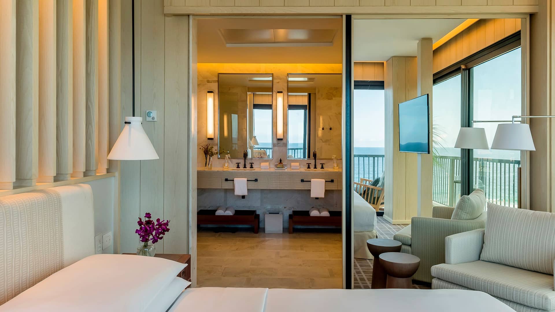 2 de 8 Diplomat Suite Bedroom