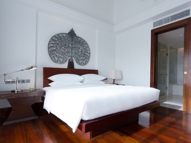 Luxury 5-star hotel in Siem Reap Room