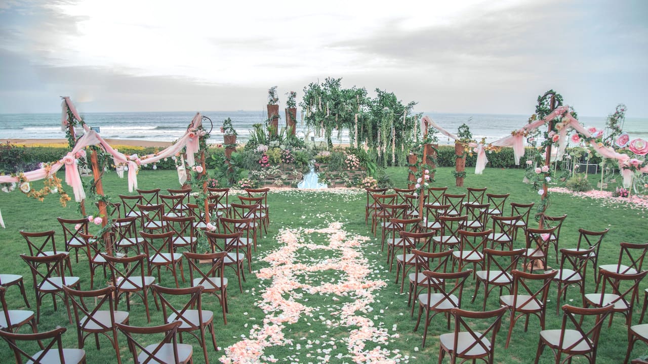 Wedding Show Lawn