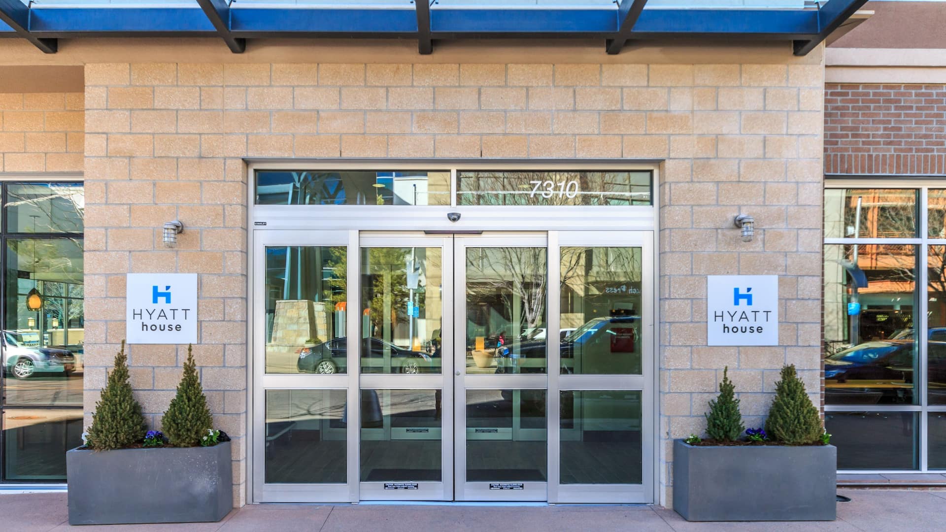 Hyatt House Denver/Lakewood at Belmar Hotel Entrance
