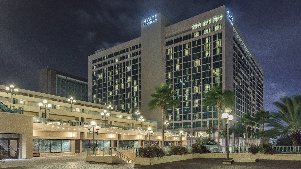 Exterior at night of Hyatt Regency Jacksonville Riverfront
