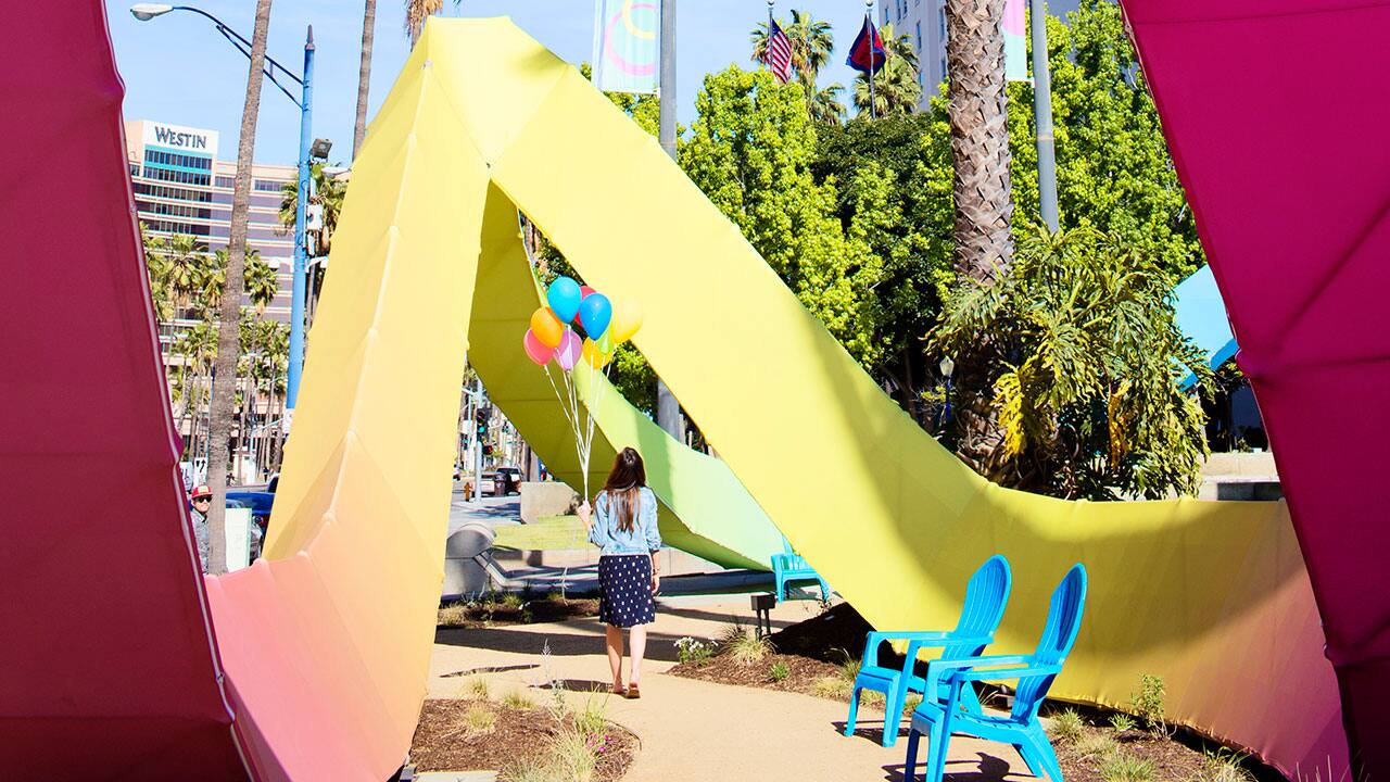Long Beach Chairs Arch Palm Trees Girl Balloons 