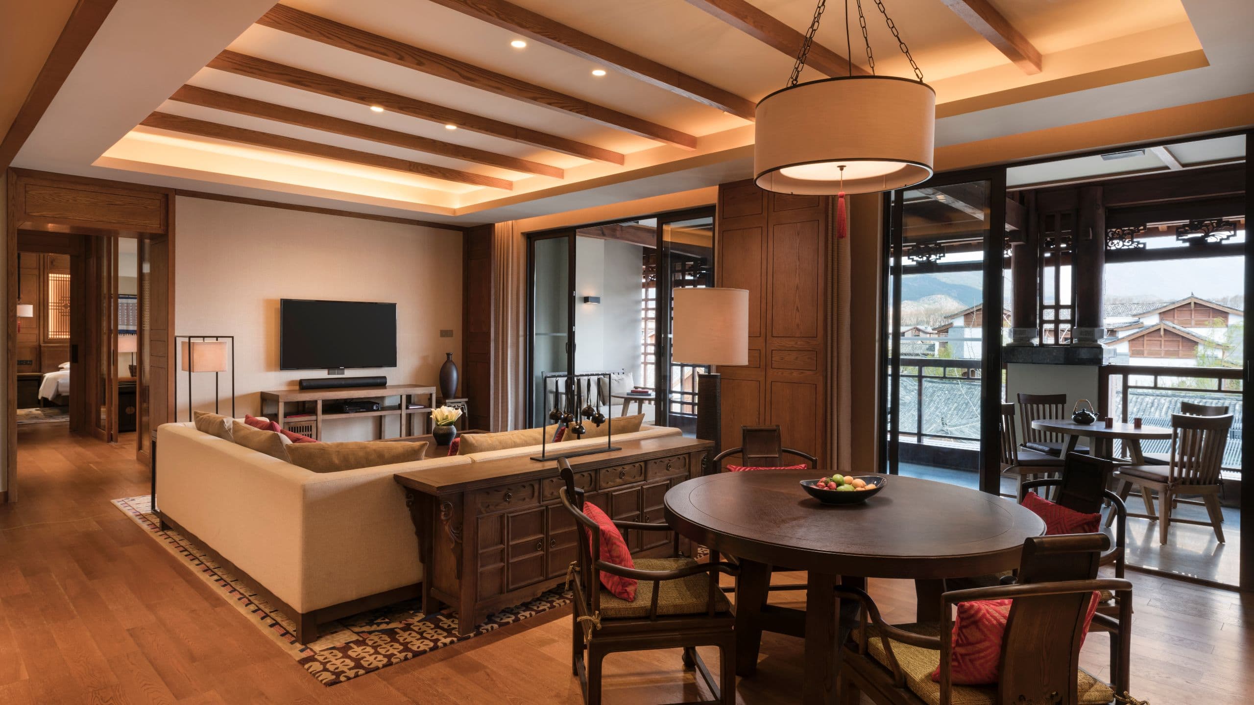 Jinmao Hotel Lijiang City Hotel Grand Executive Room Living Room