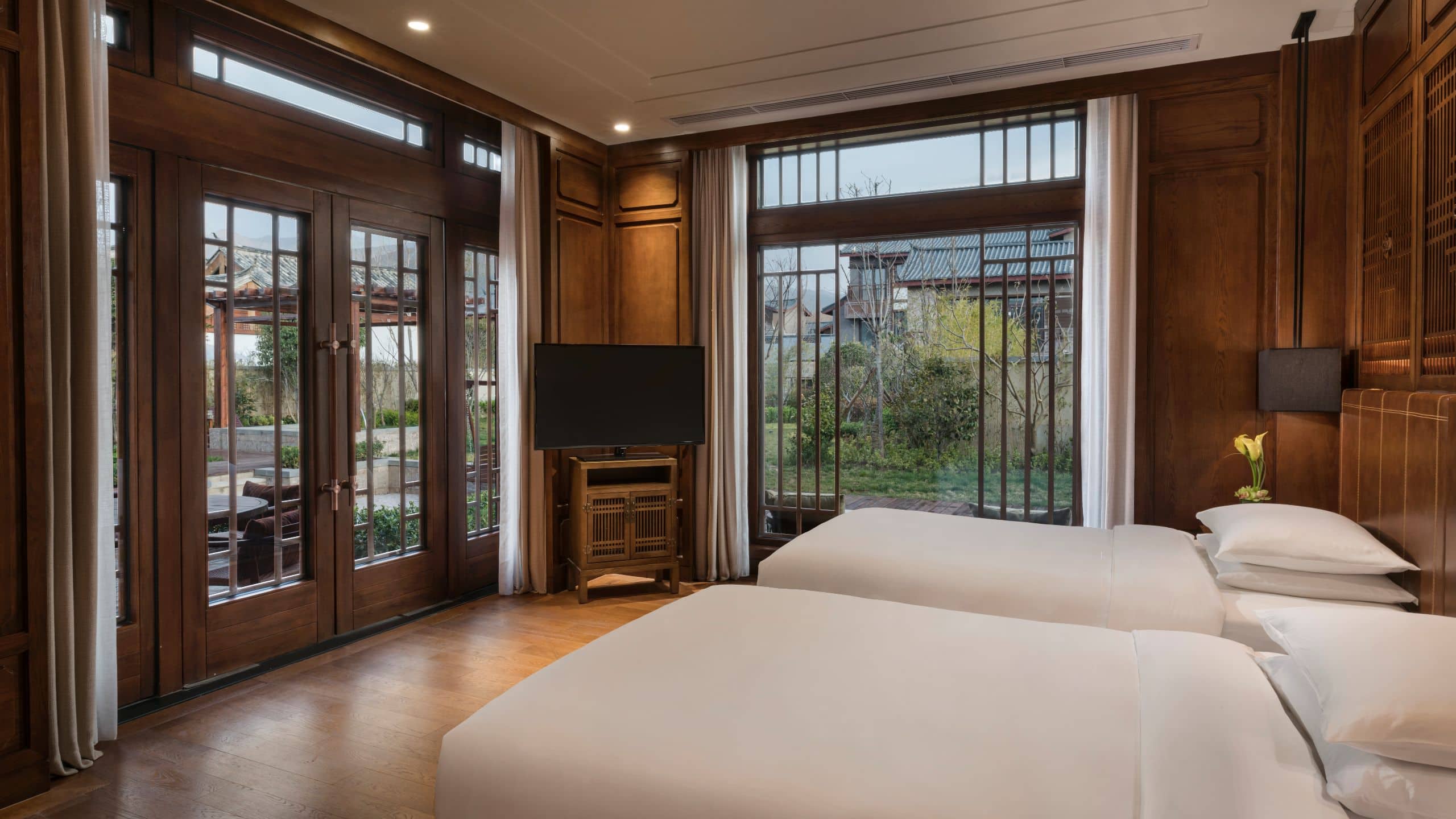 3/4 Jinmao Hotel Lijiang City Hotel Two Bedroom Villa Twin Bedroom