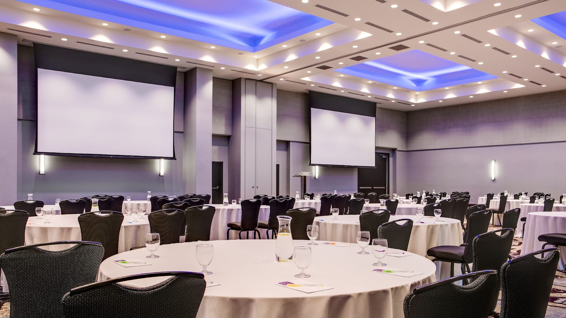 Hyatt Place Kansas City/Lenexa City Center Ballroom Half Crescent