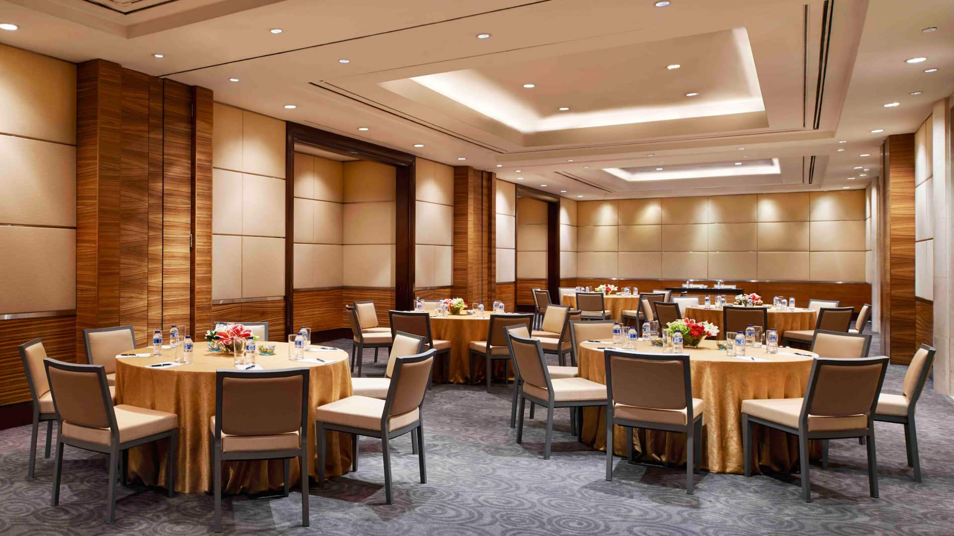 1 dari 3 The Krakatau Room for Meetings and Breakout Rooms The Grand Hyatt, Jakarta