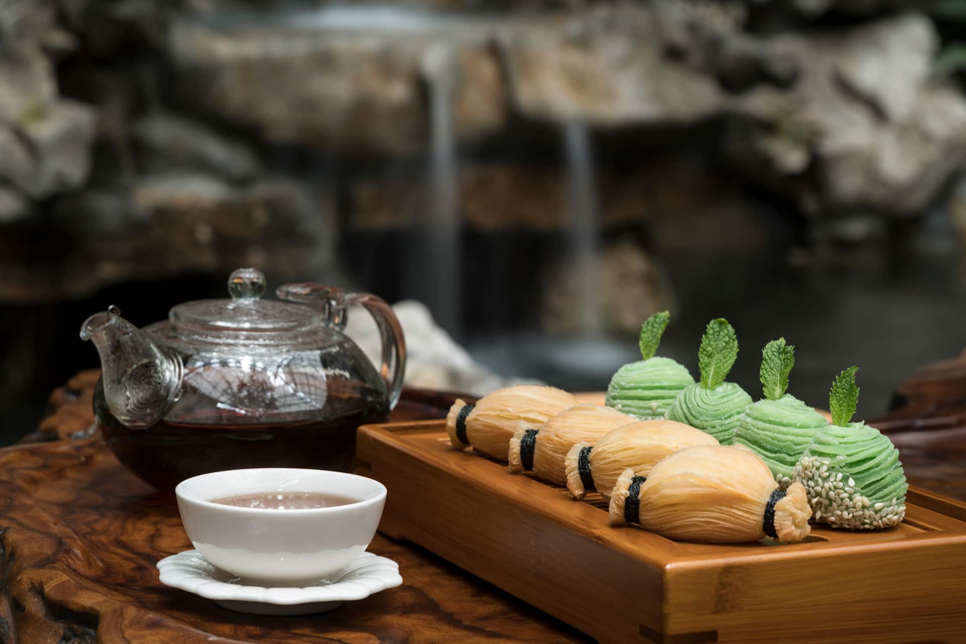 Hyatt Regency Shanghai, Wujiaochang Chinese Dessert