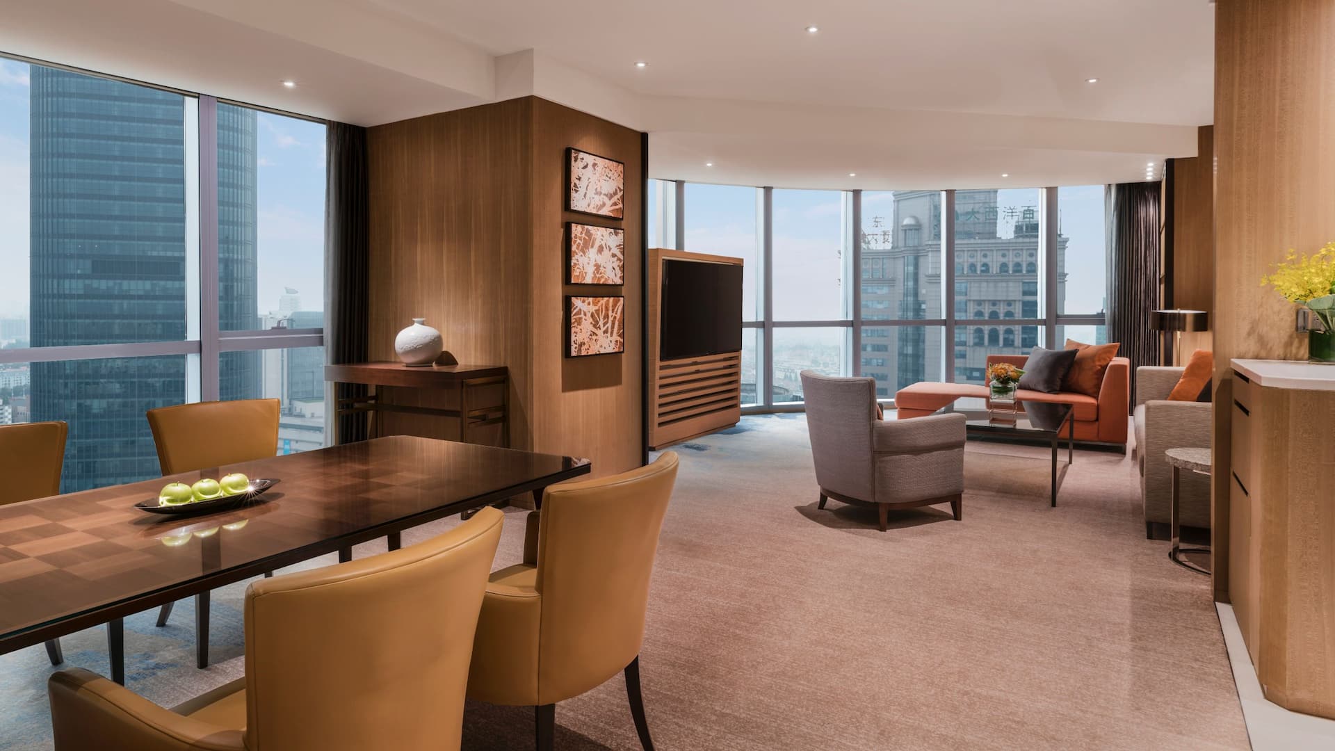 Hyatt Regency Shanghai, Wujiaochang Regency Suite Living Room
