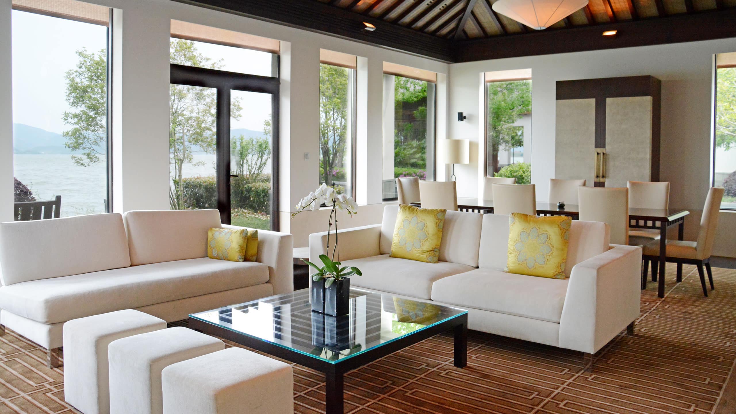 Park Hyatt Ningbo Resort and Spa Diplomat Suite Living Room