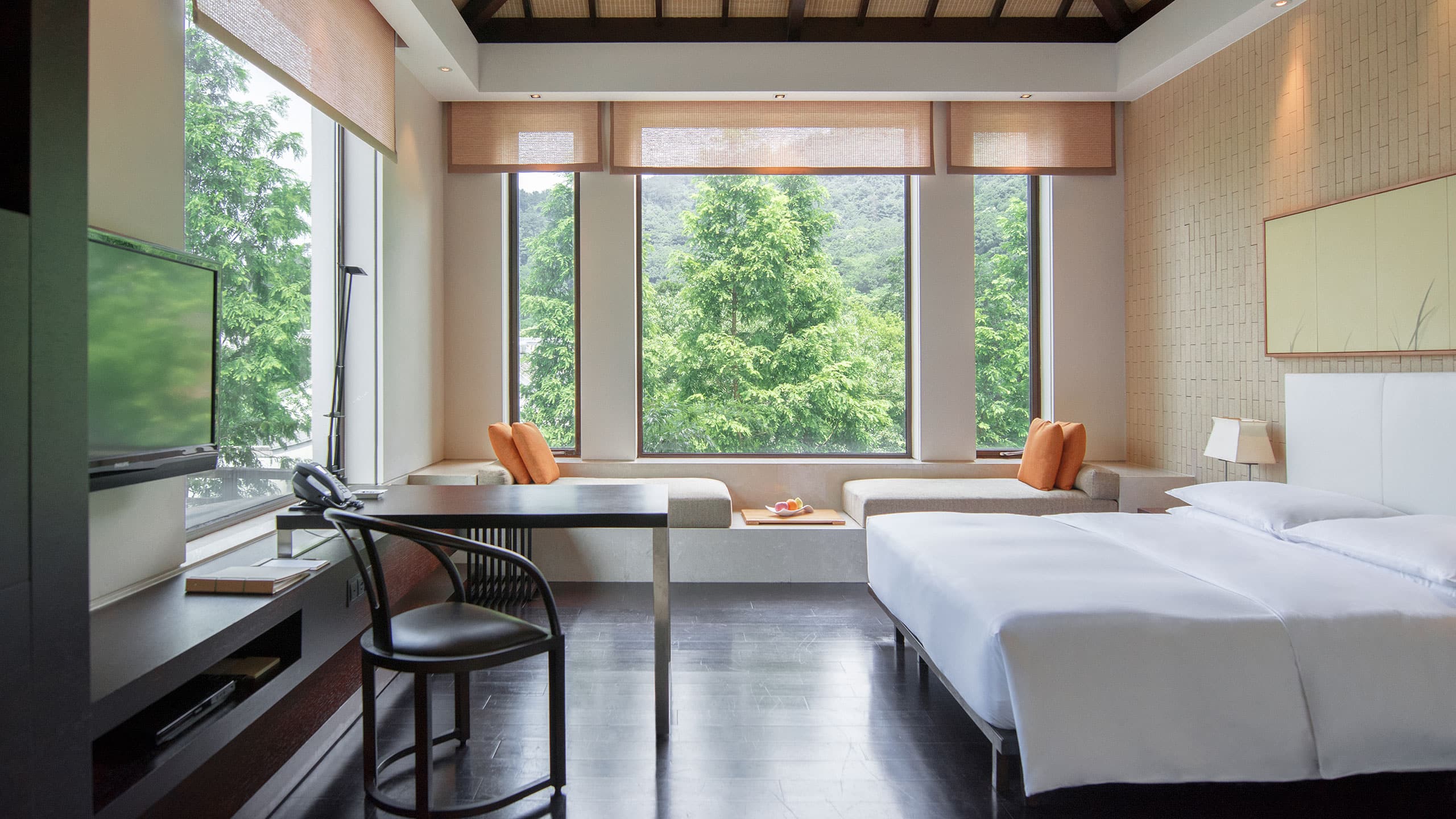 1/1 Park Hyatt Ningbo Resort and Spa Garden View King Room