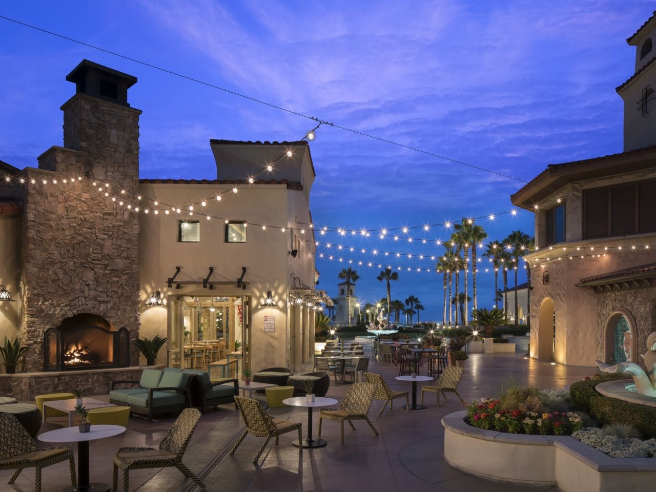 Huntington Beach Hotel Hyatt Regency Resort And Spa Petes Courtyard