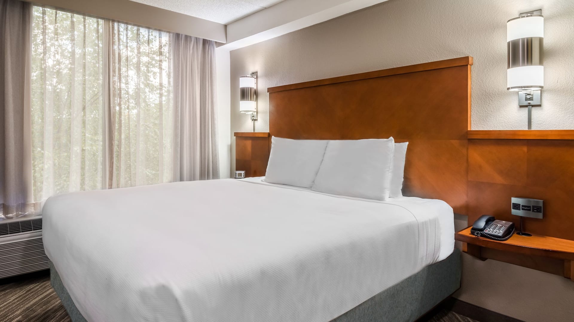 Hyatt Place Atlanta/Duluth/Johns Creek King Bedroom Bed