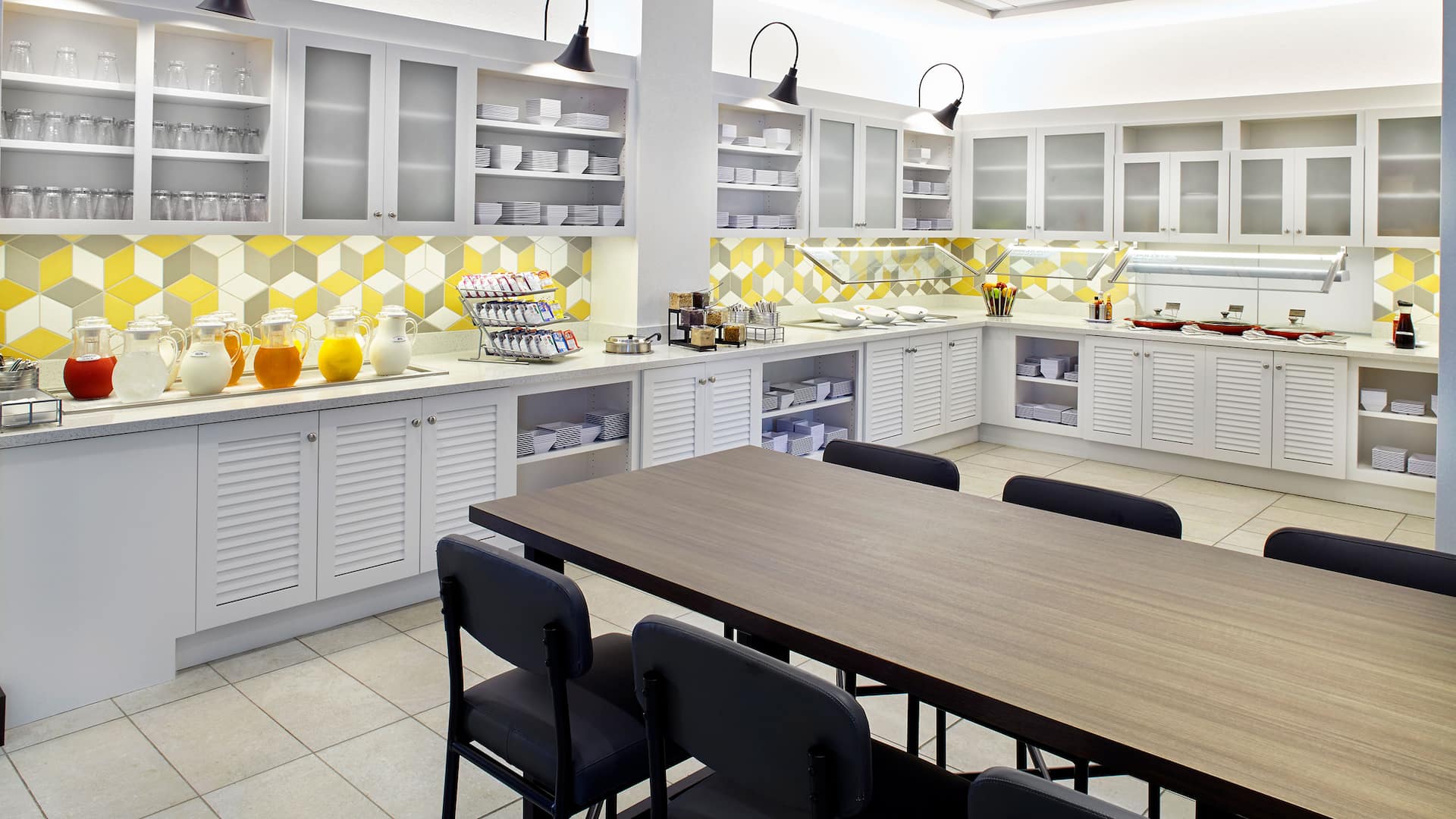Hyatt Place Cleveland/Lyndhurst/Legacy Village Buffett