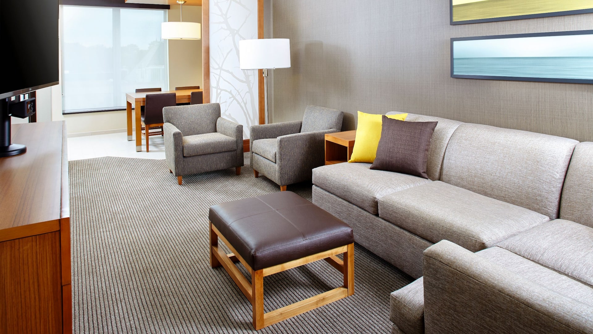 Hyatt Place Cleveland/Lyndhurst/Legacy Village King Suite Living