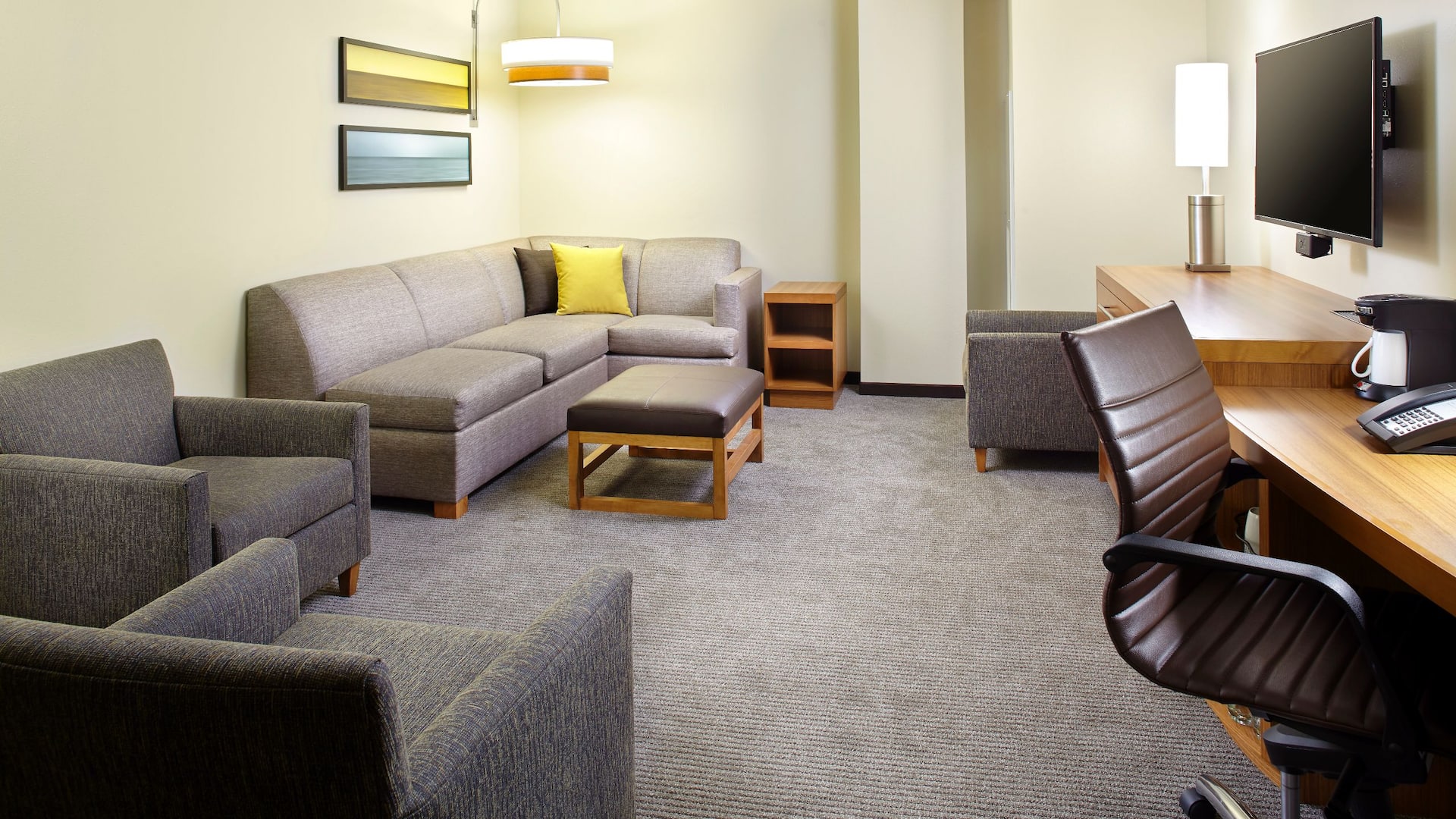 2 of 5 Hyatt Place Cleveland/Lyndhurst/Legacy Village Queen Queen Suite Living