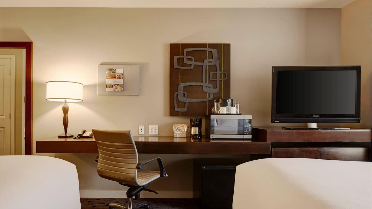Hotel Room Workspace – Double Queen Guest Room – Hyatt House Seattle/Redmond