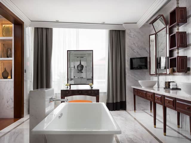Luxury 5-star hotel in Siem Reap Room