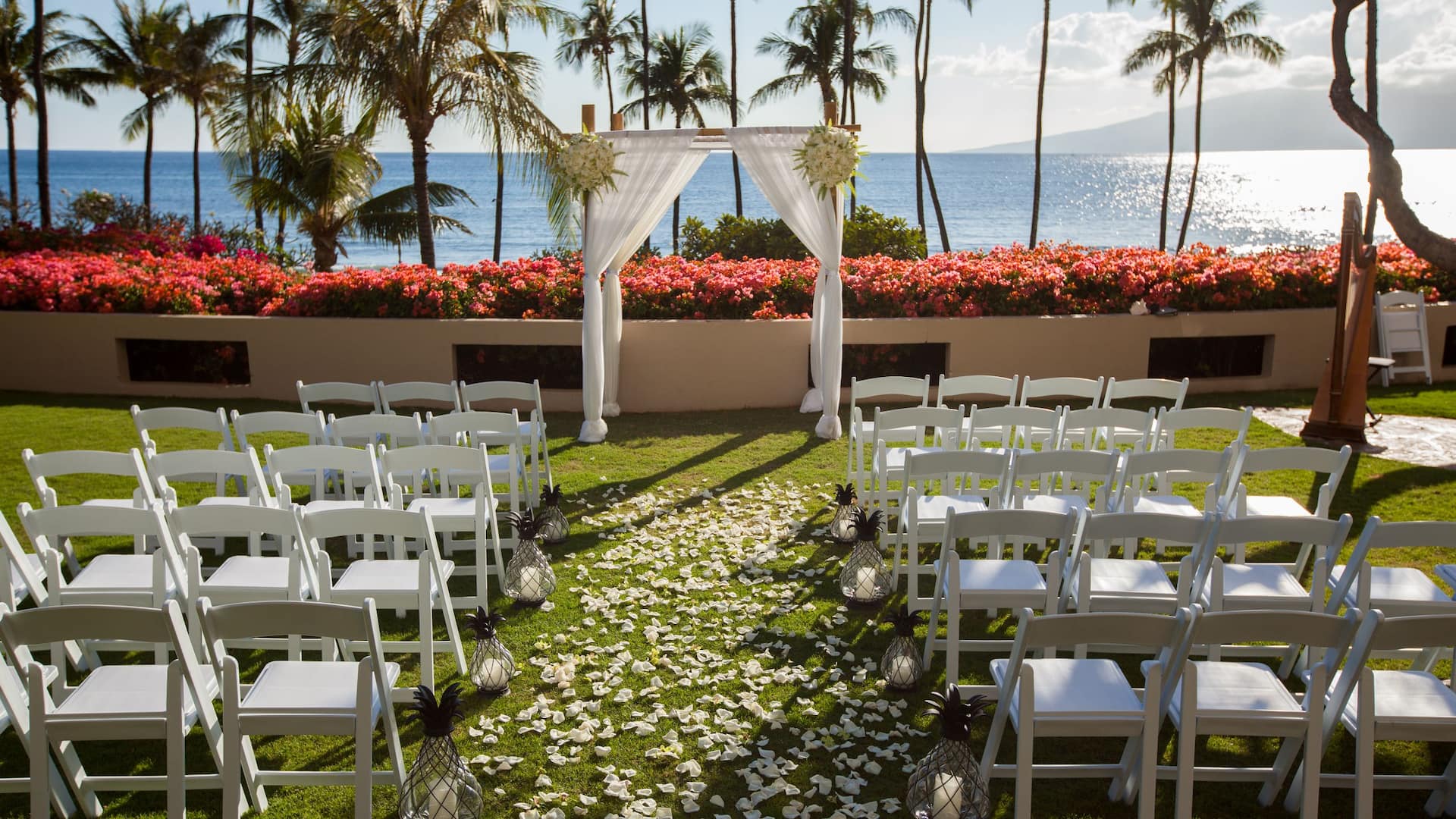 Hyatt Regency Maui Resort and Spa Halona Kai Wedding Arch