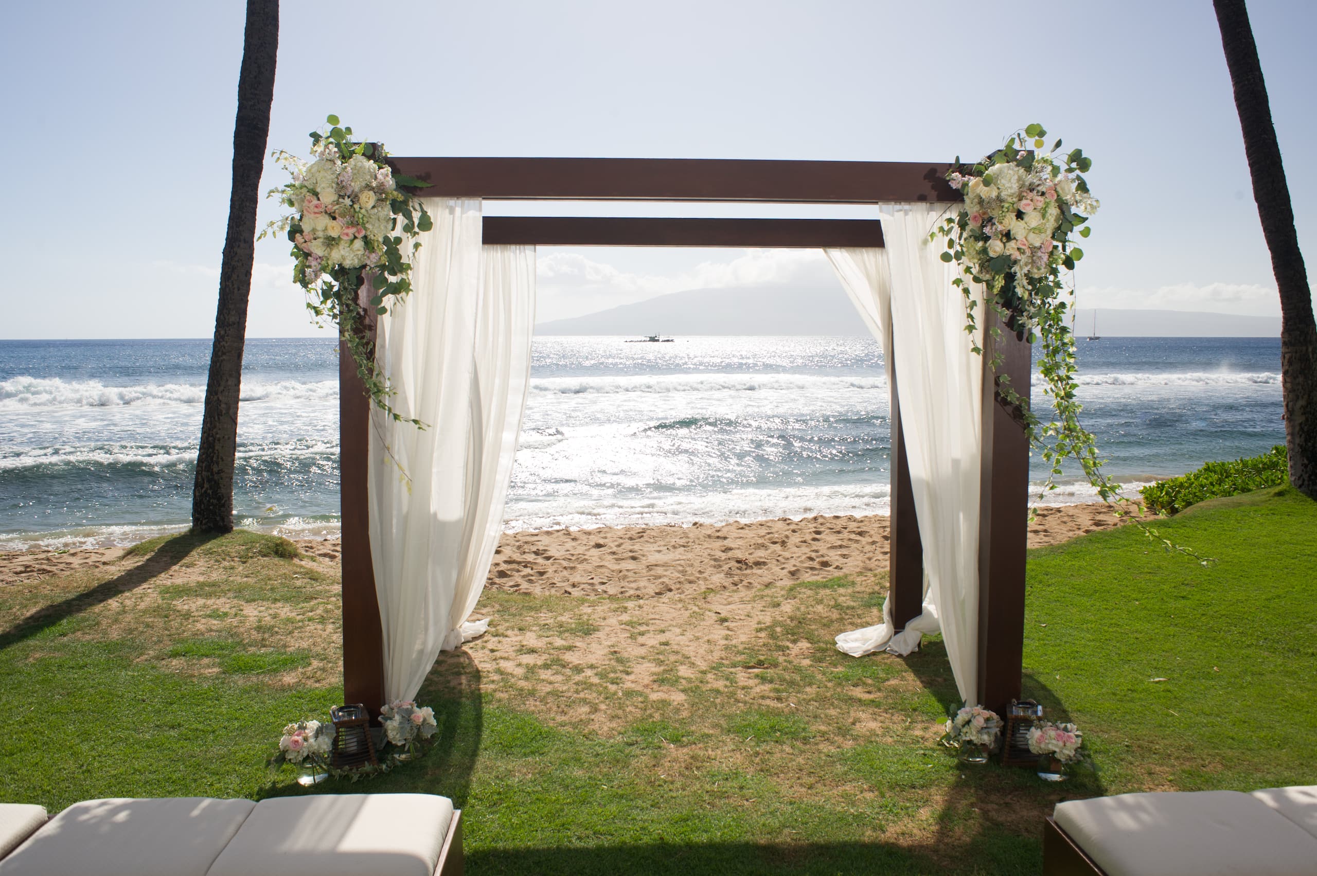Hyatt Regency Maui Resort and Spa Makai Lawn Wedding Arch