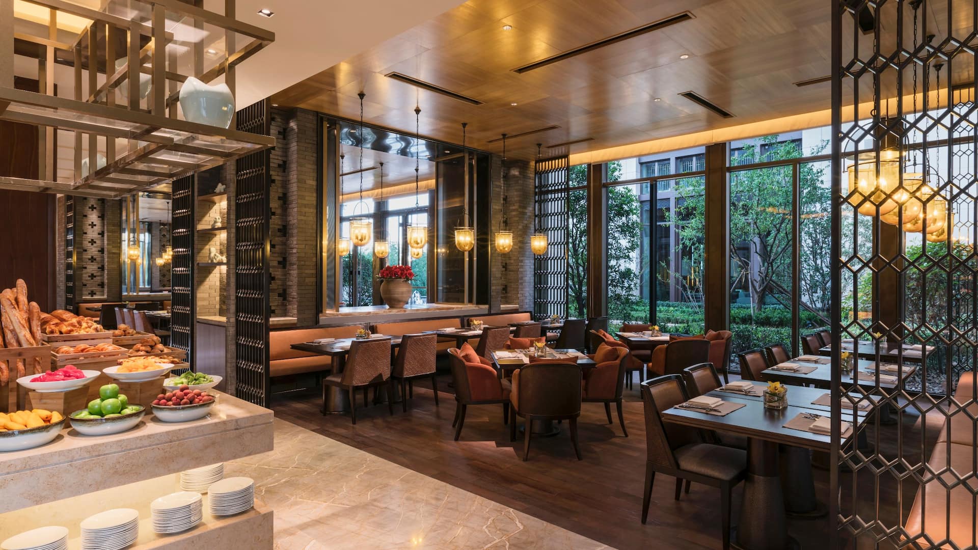 Hyatt Regency Xi'an Dining Area at Market Cafe