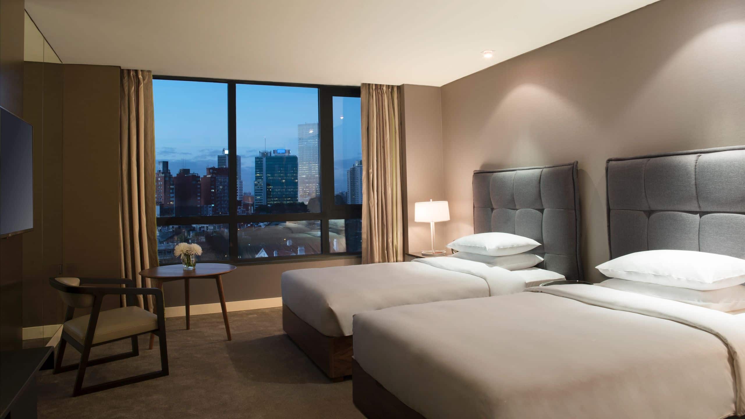 1 de 1 Hyatt Centric Montevideo City View Twin