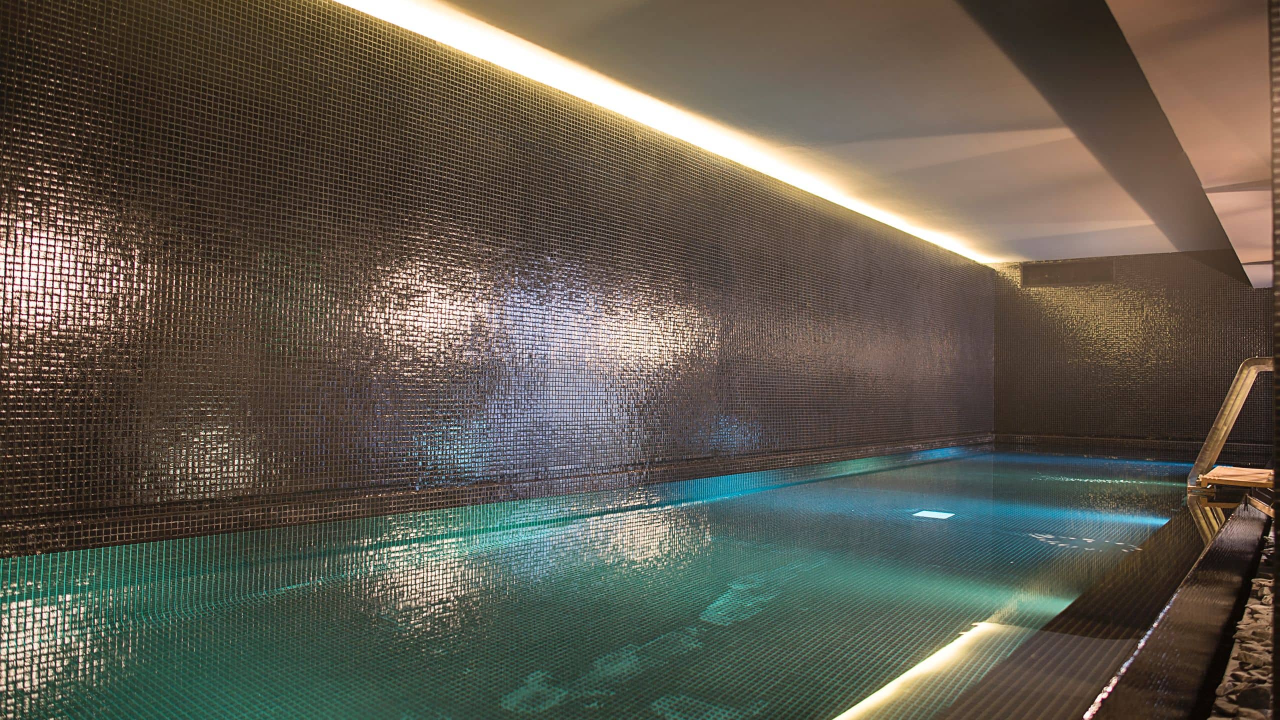 Hyatt Centric Montevideo Fitness Studio Pool