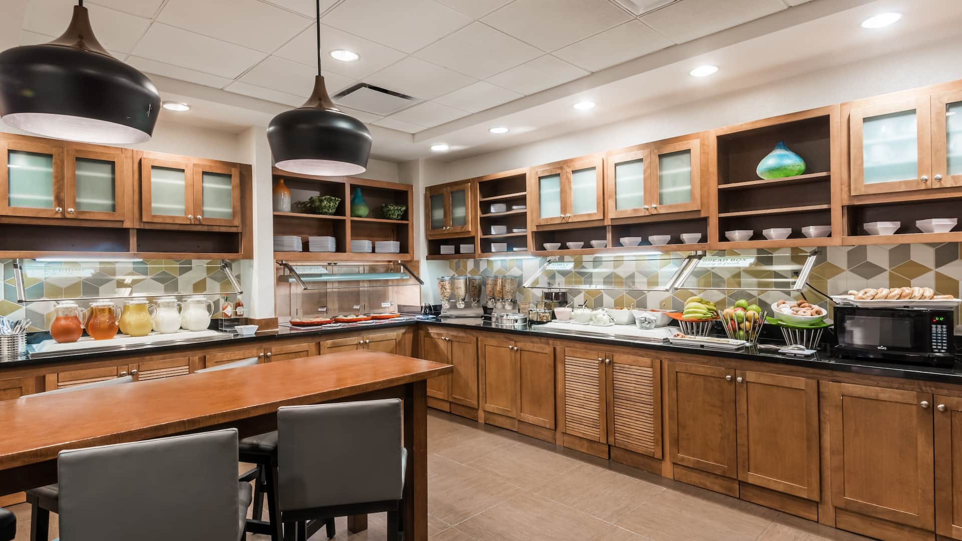 Hyatt Place Rogers/Bentonville Breakfast Area