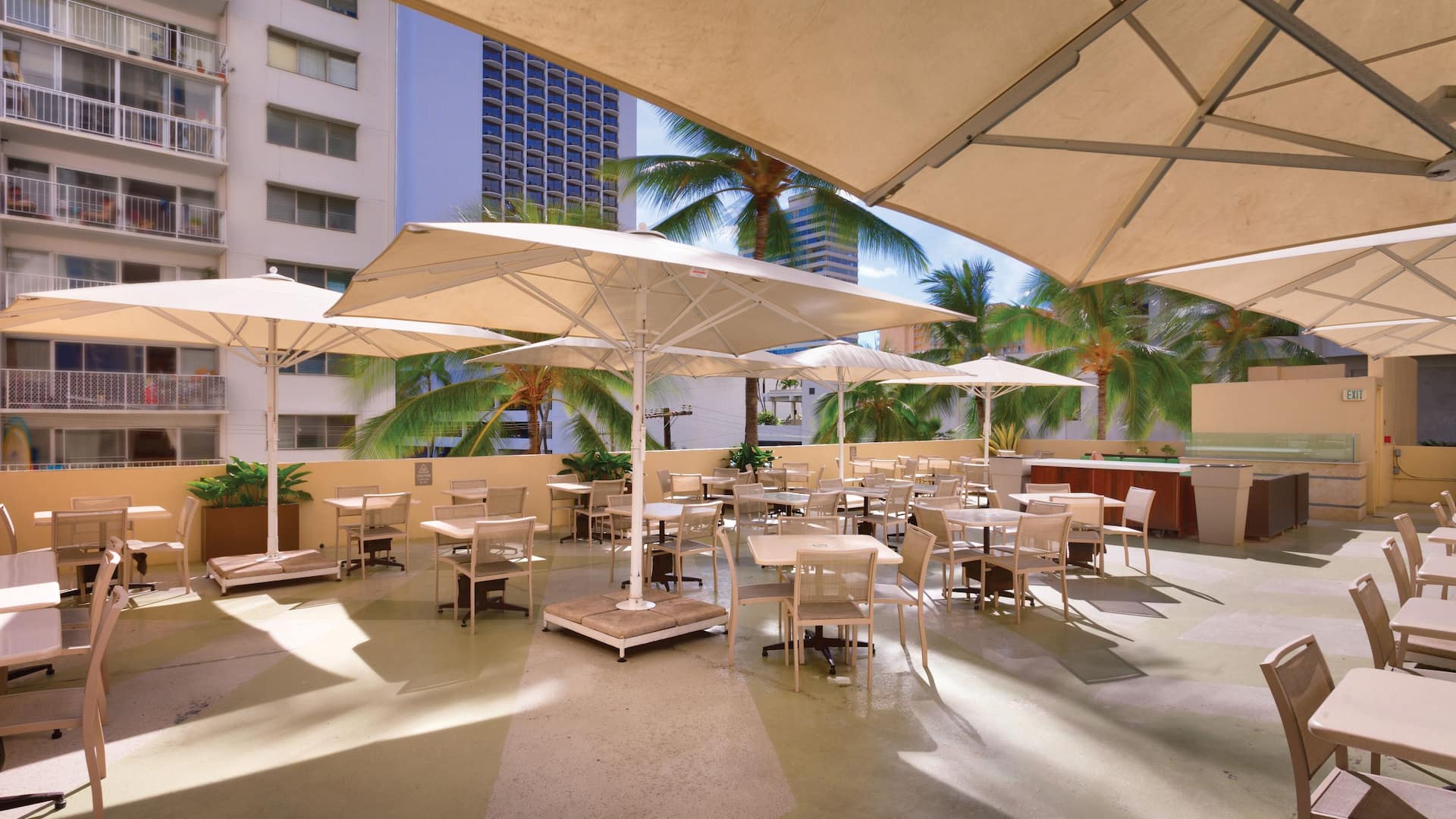 Hyatt Place Waikiki Beach AM Skillet Seating Area