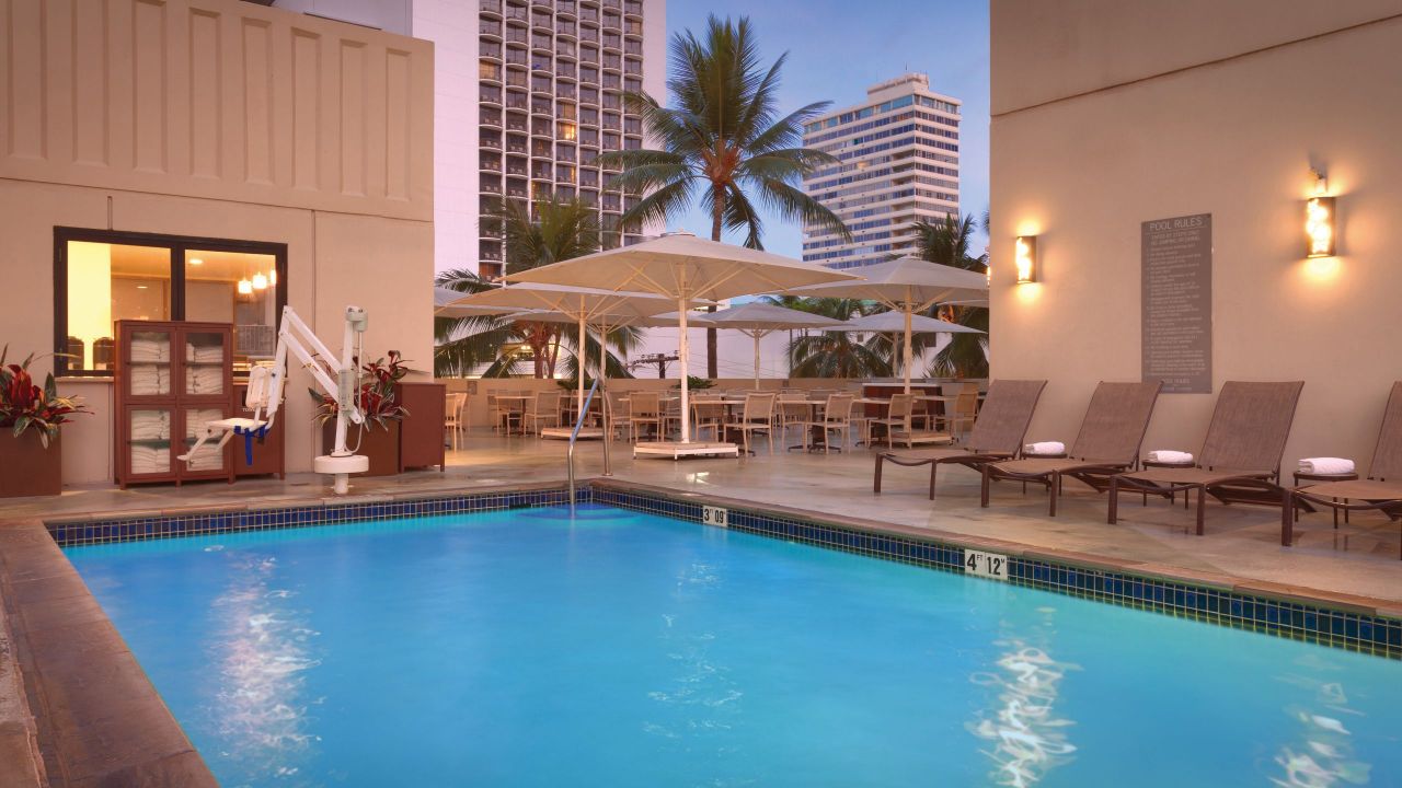 Make Memories At Our Waikiki Beach Hotel In Honolulu Hyatt Place   Hyatt Place Waikiki Beach P071 Pool.16x9.adapt.1280.720 