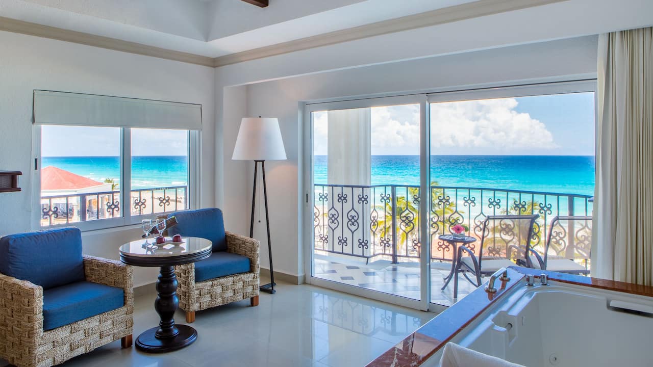 Ocean Front Luxury Suite King Seating Area