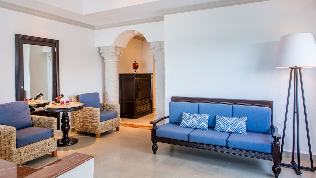 Ocean View Swim Up King Seating Area