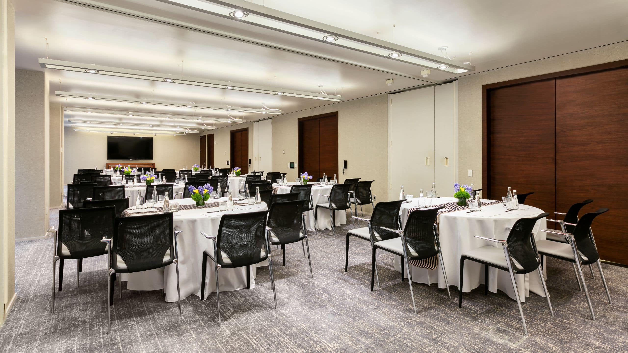 Hyatt Centric Times Square New York Salon Crescent Rounds