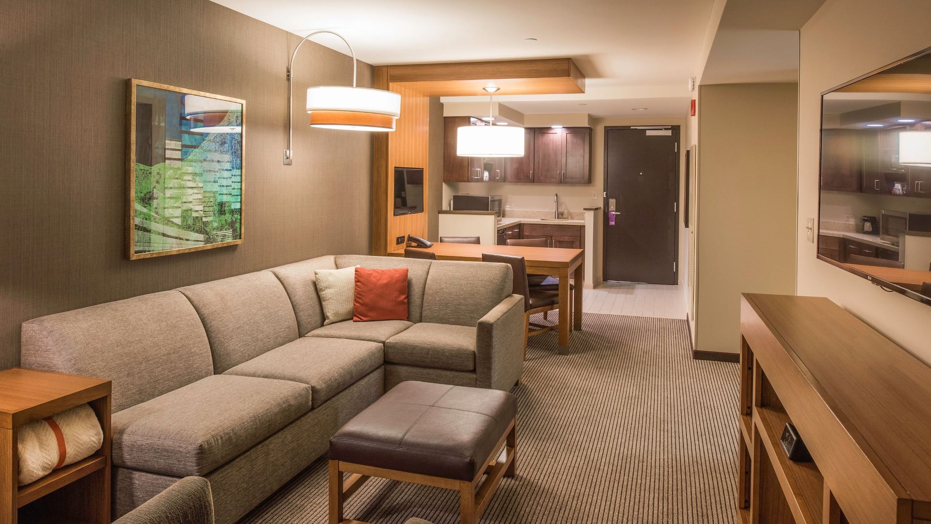 Hyatt Place Cleveland/Westlake/Crocker Park King Suite Living Area