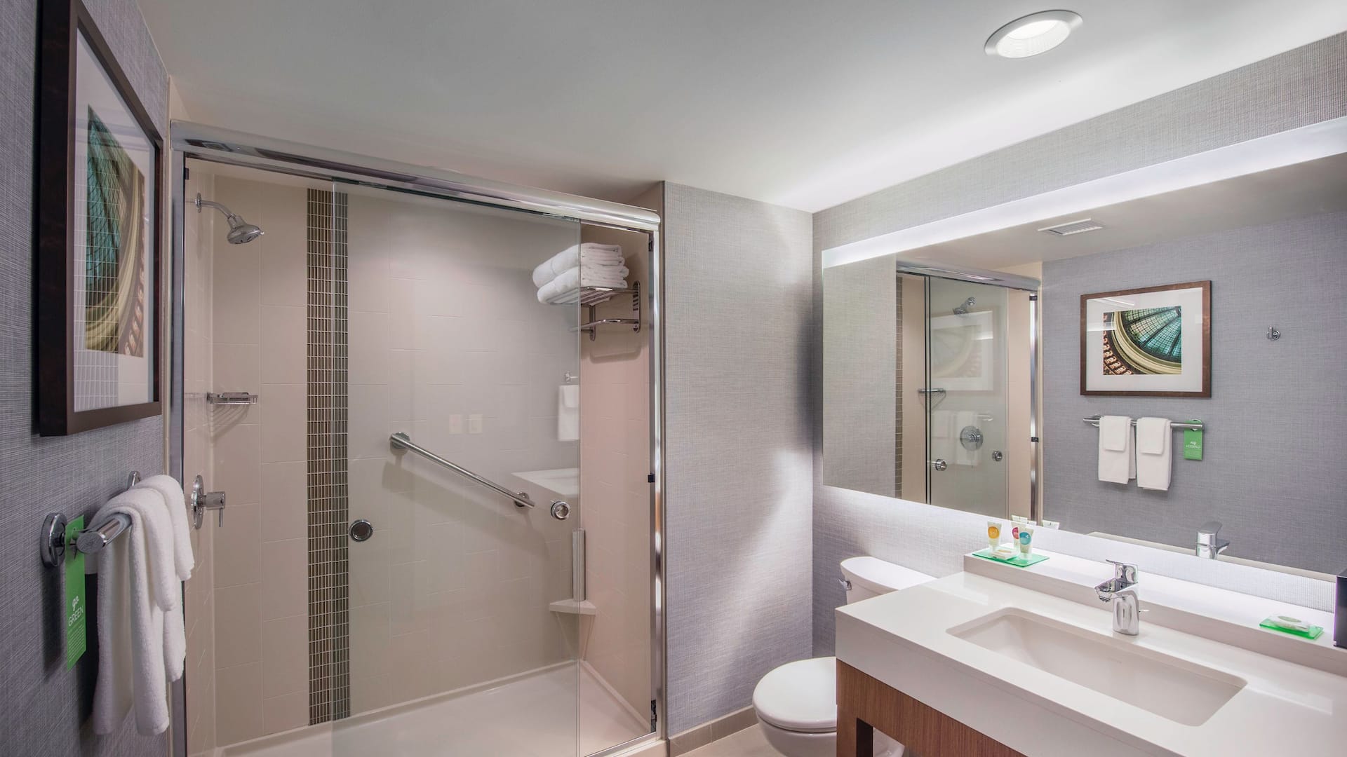 3 of 3 Hyatt Place Cleveland/Westlake/Crocker Park Guest Bath
