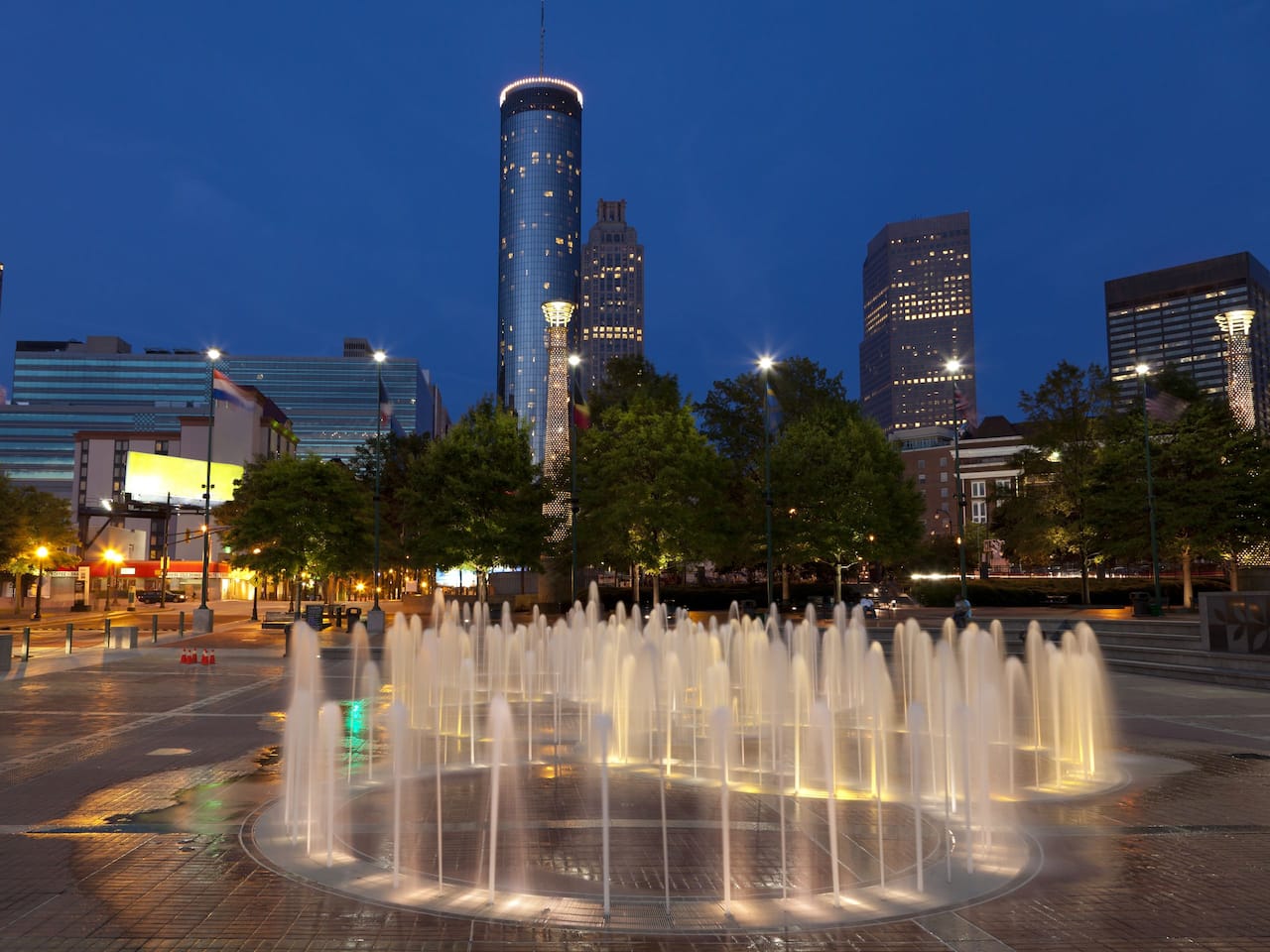 Downtown Atlanta Hotel Near Georgia Aquarium 