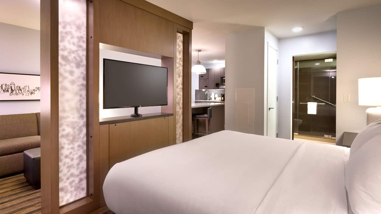 Downtown Portland Oregon Hotel with Studio King Suite Bed at Hyatt House Portland Downtown
