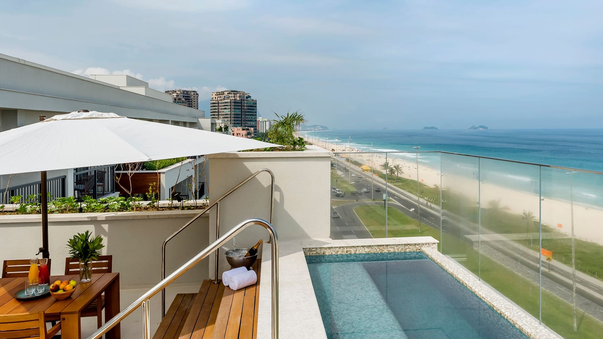 8 de 10 Penthouse Suite Pool