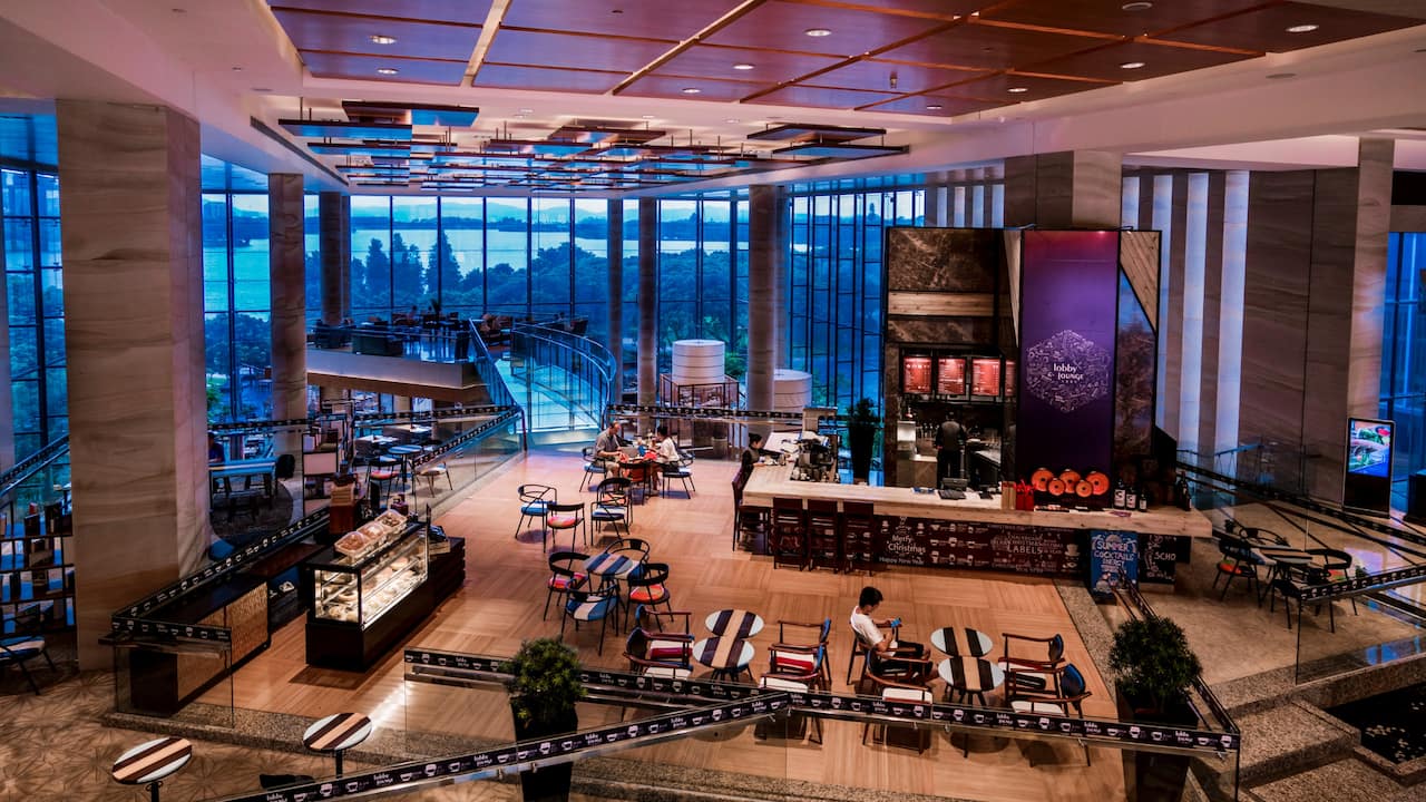 Lobby lounge