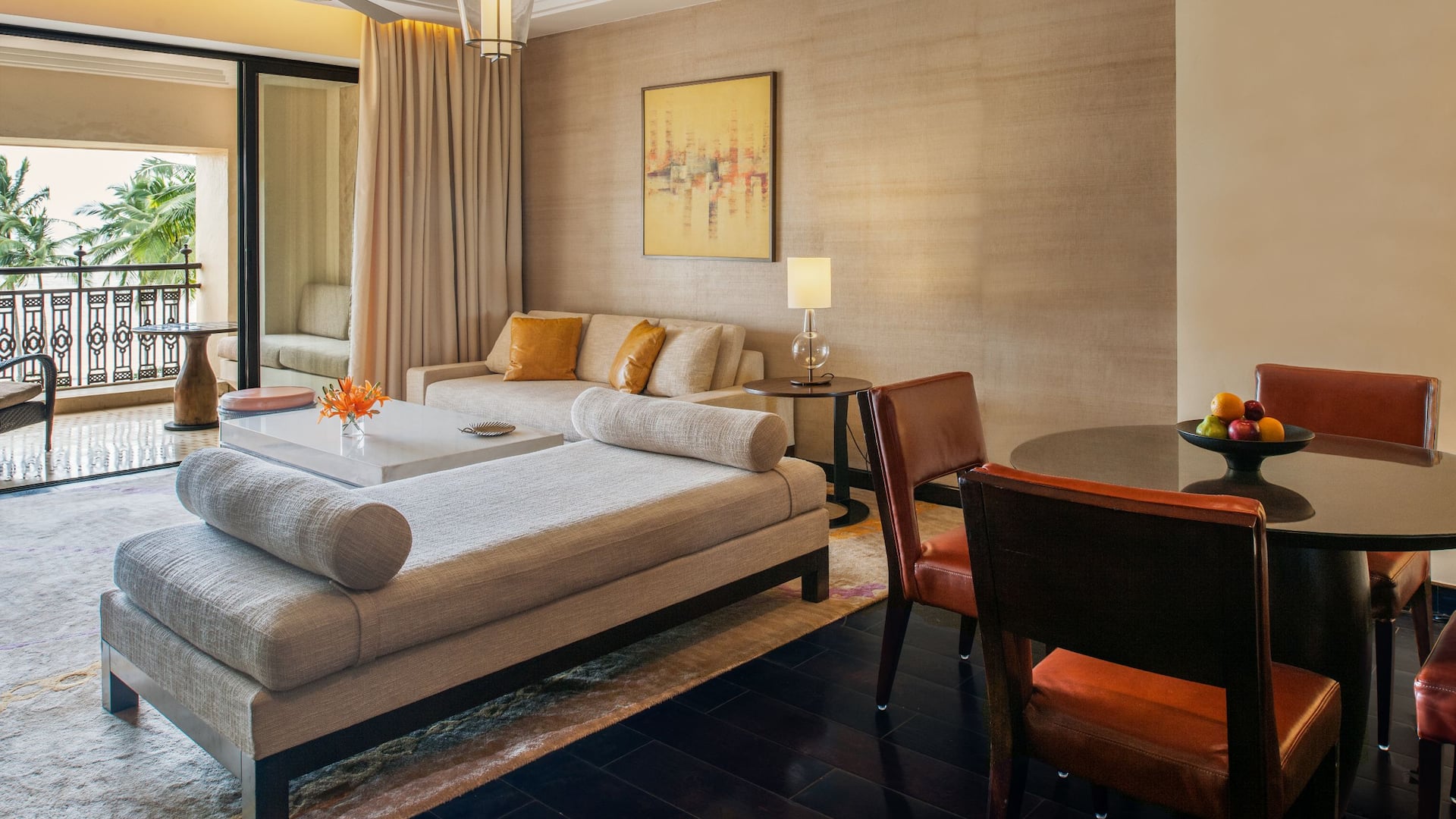2/6 Grand Suite Living Room