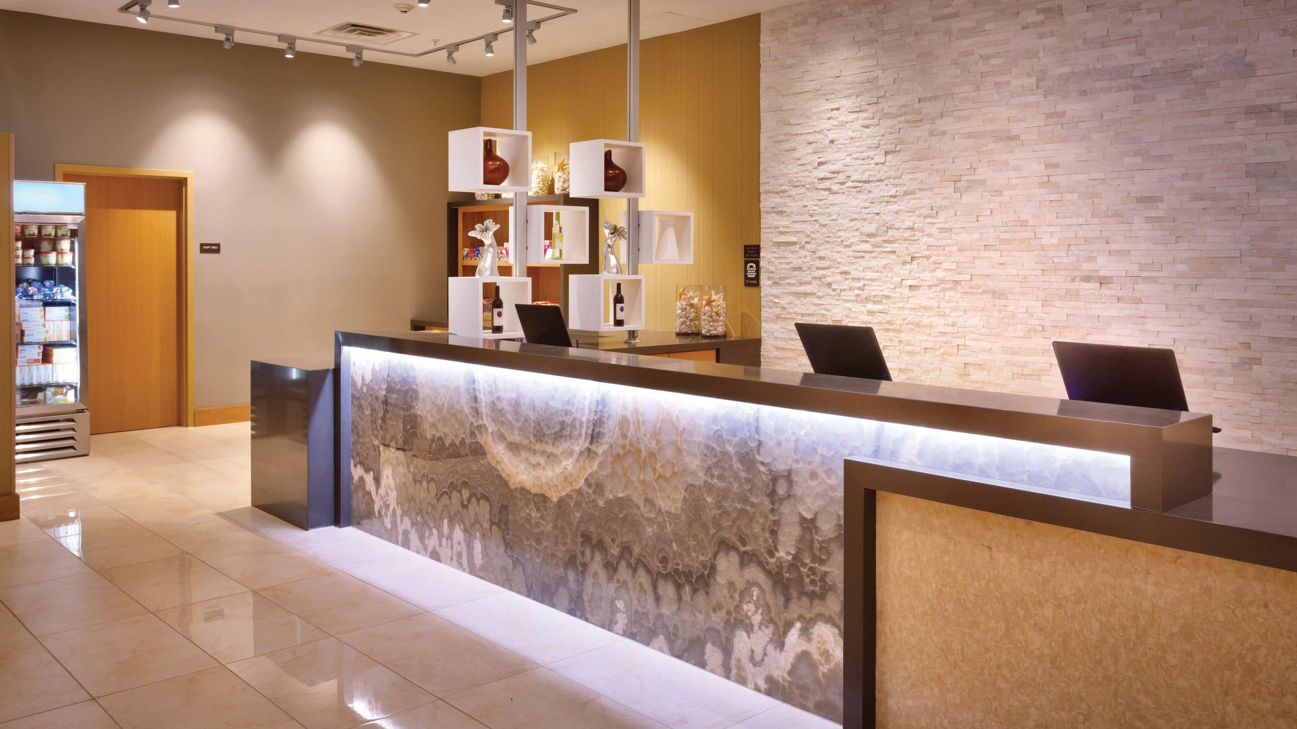 Hyatt House at Anaheim Resort/Convention Center Front Desk