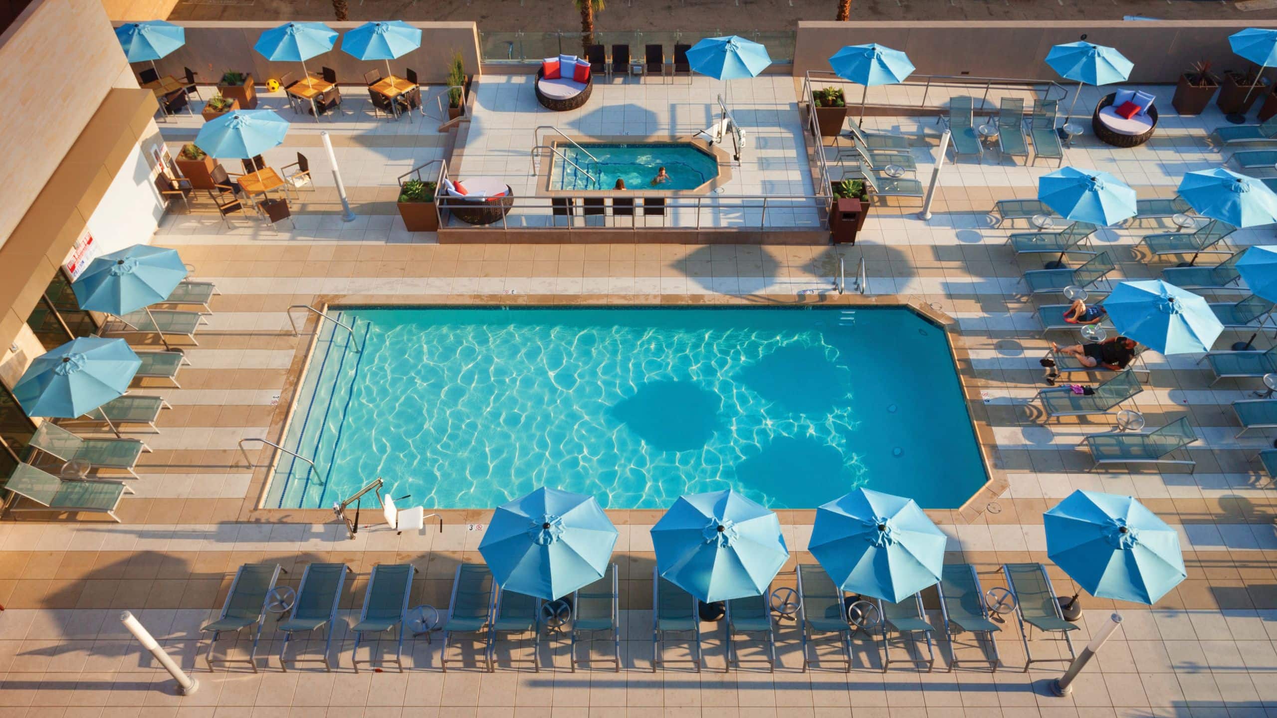 Hyatt House at Anaheim Resort/Convention Center Outdoor Pool Deck