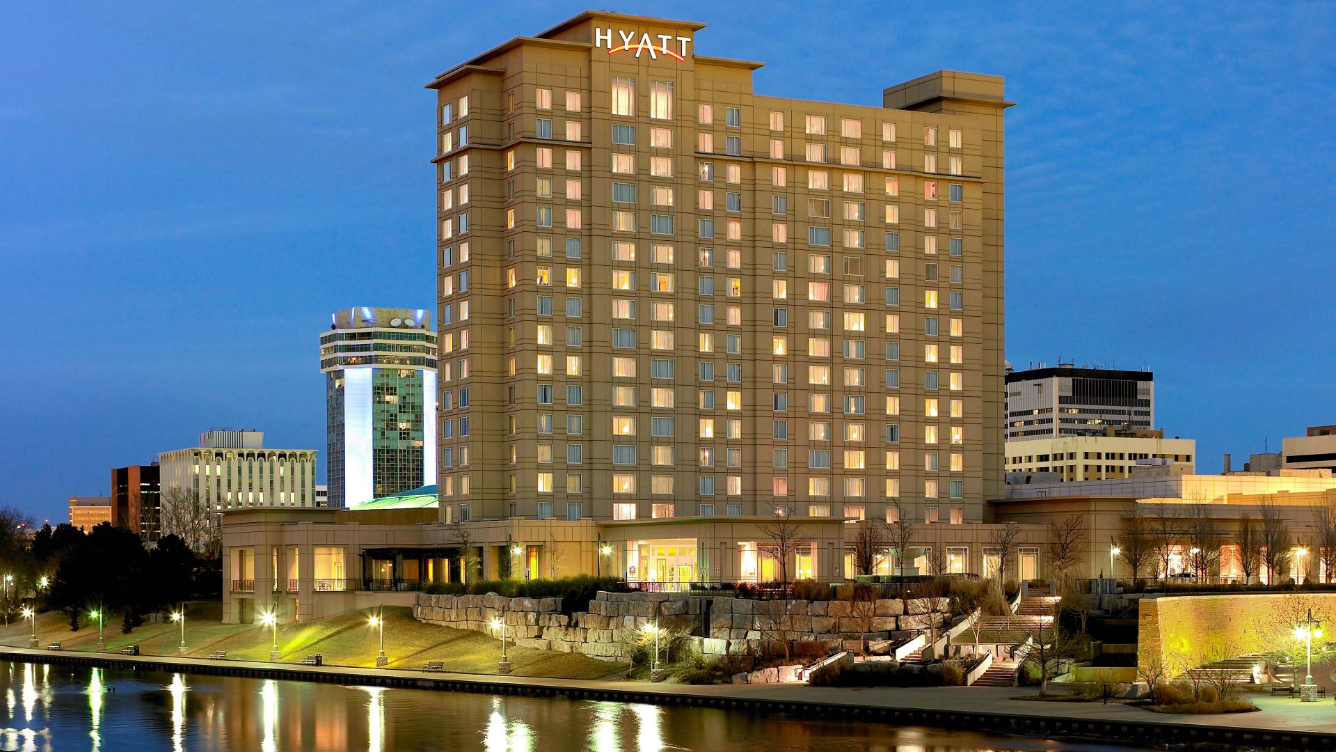 world-of-hyatt-targeted-offers-for-bonus-points-free-night-and-suite
